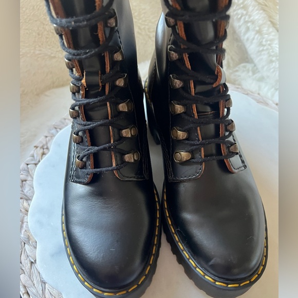 DR Marten's LEONA WOMEN'S VINTAGE SMOOTH LEATHER HEELED BOOTS Size 6 WM - Picture 10 of 15